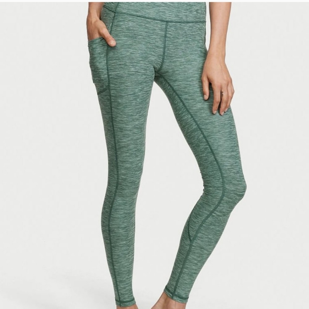 Victoria's Secret On Point Flow 7/8 Length Leggings - Like new, Size 2